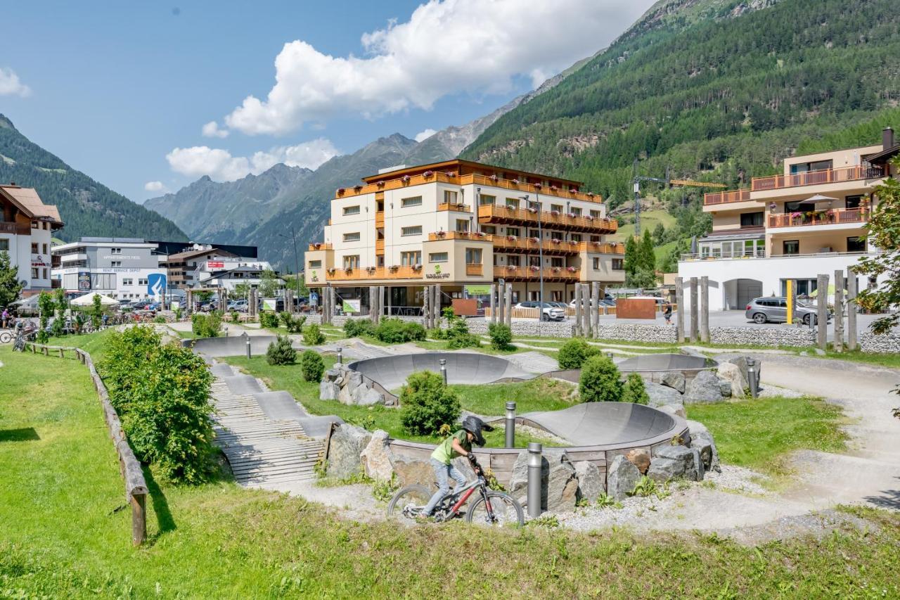 Hotel Baeckelar Wirt Superior Sölden Exterior foto